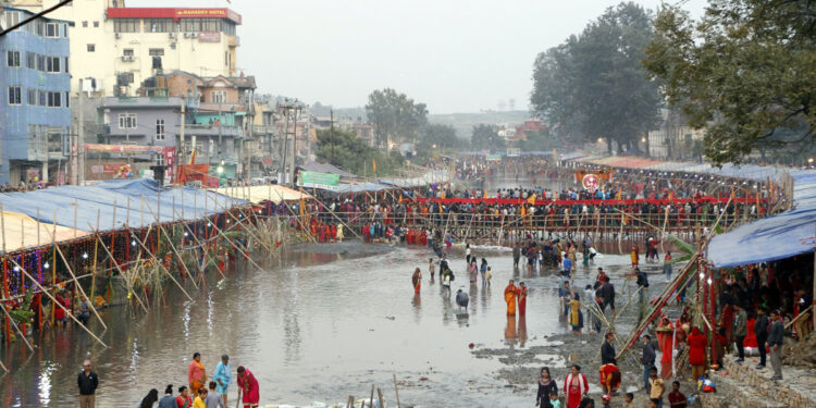आराध्यदेव सूर्यको उपासना गरी मनाइने छठ पर्व आजदेखि सुरु