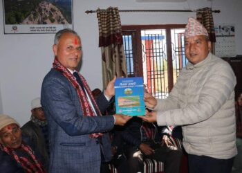 सिम्ता गाँउपालिका अध्यक्ष चन्दद्वारा प्राध्यापकहरु सँग छलफल