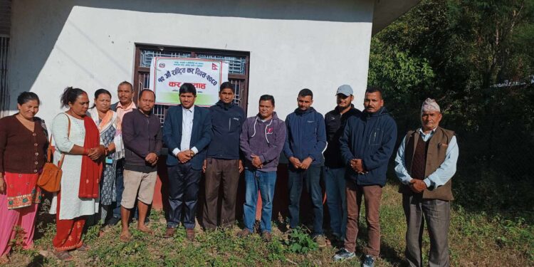 मेहेलकुना र बोटेचौरका व्यवसायी सँग करदाता शिक्षा सम्बन्धि छलफल