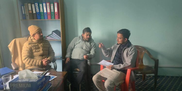 चौवीसै घण्टा सेवा संचालन हुनुपर्ने माग राख्दै रविकिरण हमालद्वारा नेपाल टेलिकमको ध्यानाकर्षण