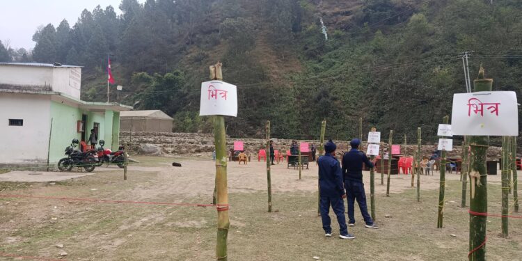 सुर्खेत क्षेत्र नम्बर १ मा मतदान केन्द्र तयारी सम्पन्न, “मतदातामा भने केहि अन्योलता”