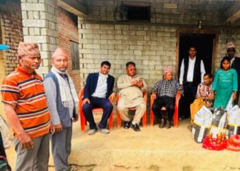 मानसिक समस्या भएका युवाको परिवारलाई गुर्भाकोट नगरपालिकाको राहत सहयोग