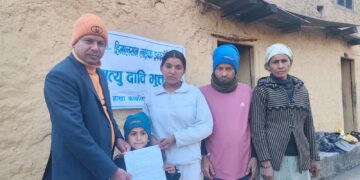 तीन किस्ता मात्रै तिरेका खड्काको परिवारलाई हिमालयन लाइफद्वारा ५ लाख ६० हजार मृत्युदावी भुक्तानी
